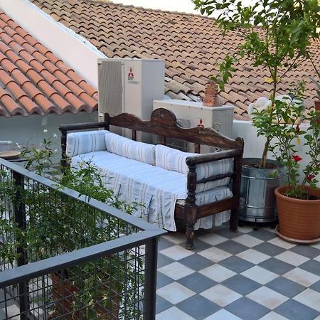 אתונה Under The Acropolis, Tiny Room, Big Terrace מראה חיצוני תמונה
