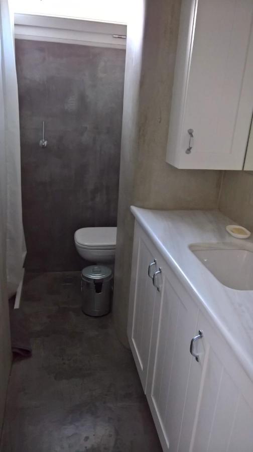 אתונה Under The Acropolis, Tiny Room, Big Terrace מראה חיצוני תמונה